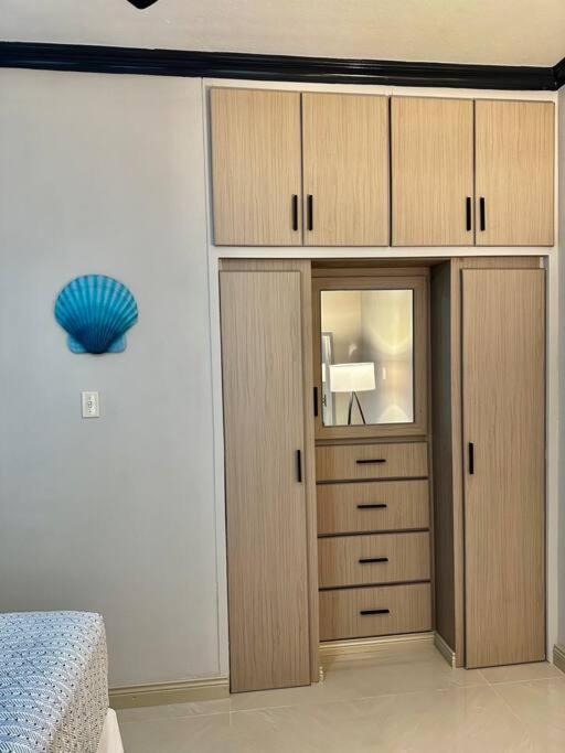 The Shelton Tower 1 Appartement Montego Bay Buitenkant foto
