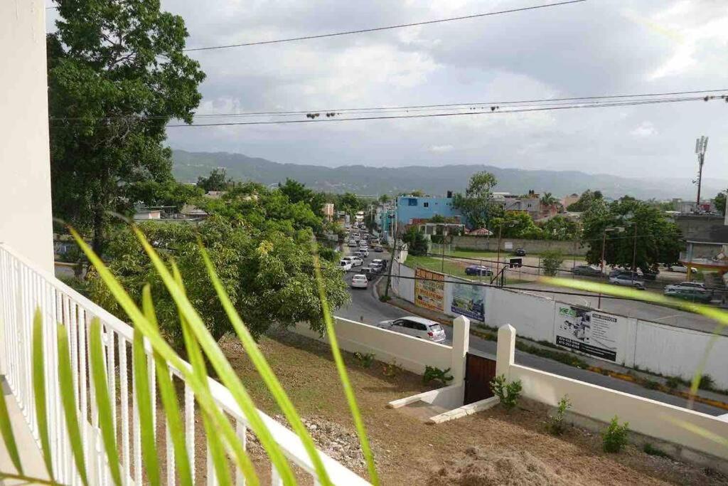 The Shelton Tower 1 Appartement Montego Bay Buitenkant foto